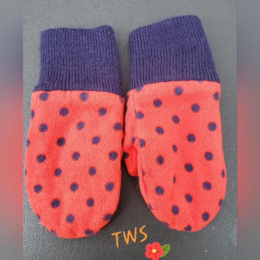 GAP Kids Red Mittens with Navy‎ Dots